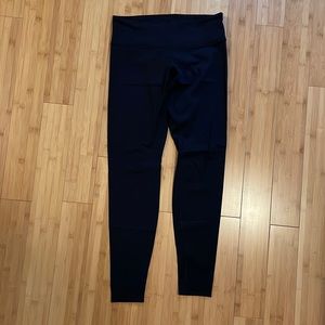 Lululemon Wunder Under black luxtreme size 8, like new condition
